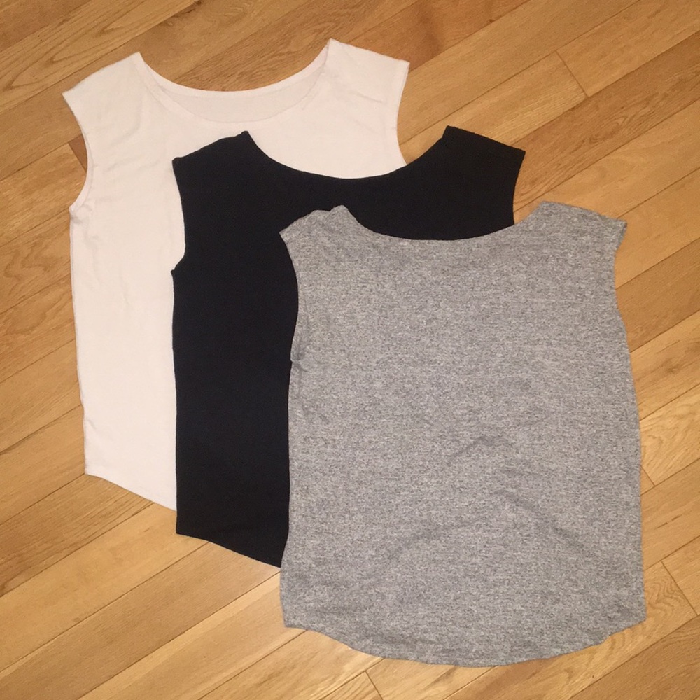 GAP off the shoulder shirt